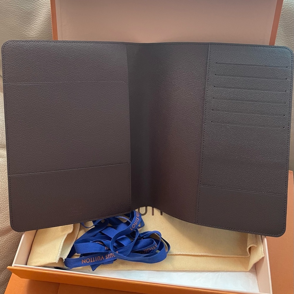 Sold❌❌Louis Vuitton Desk Agenda Cover
❣️❣️In High Demand❣️❣️ - Picture 4 of 16